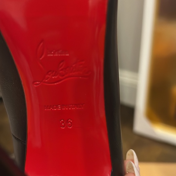 Authentic Louboutin So Kate red bottom heels👠 - Picture 5 of 6